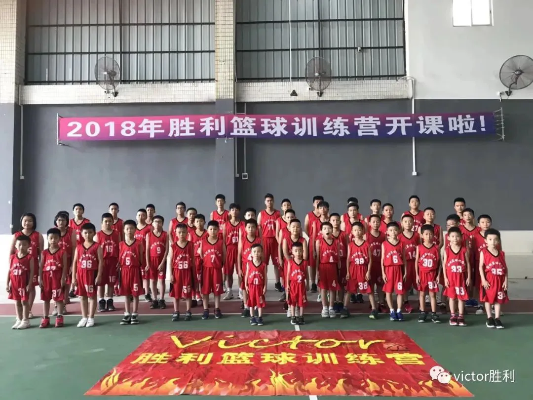 老年人如何安全地进行篮球接球训练?_2